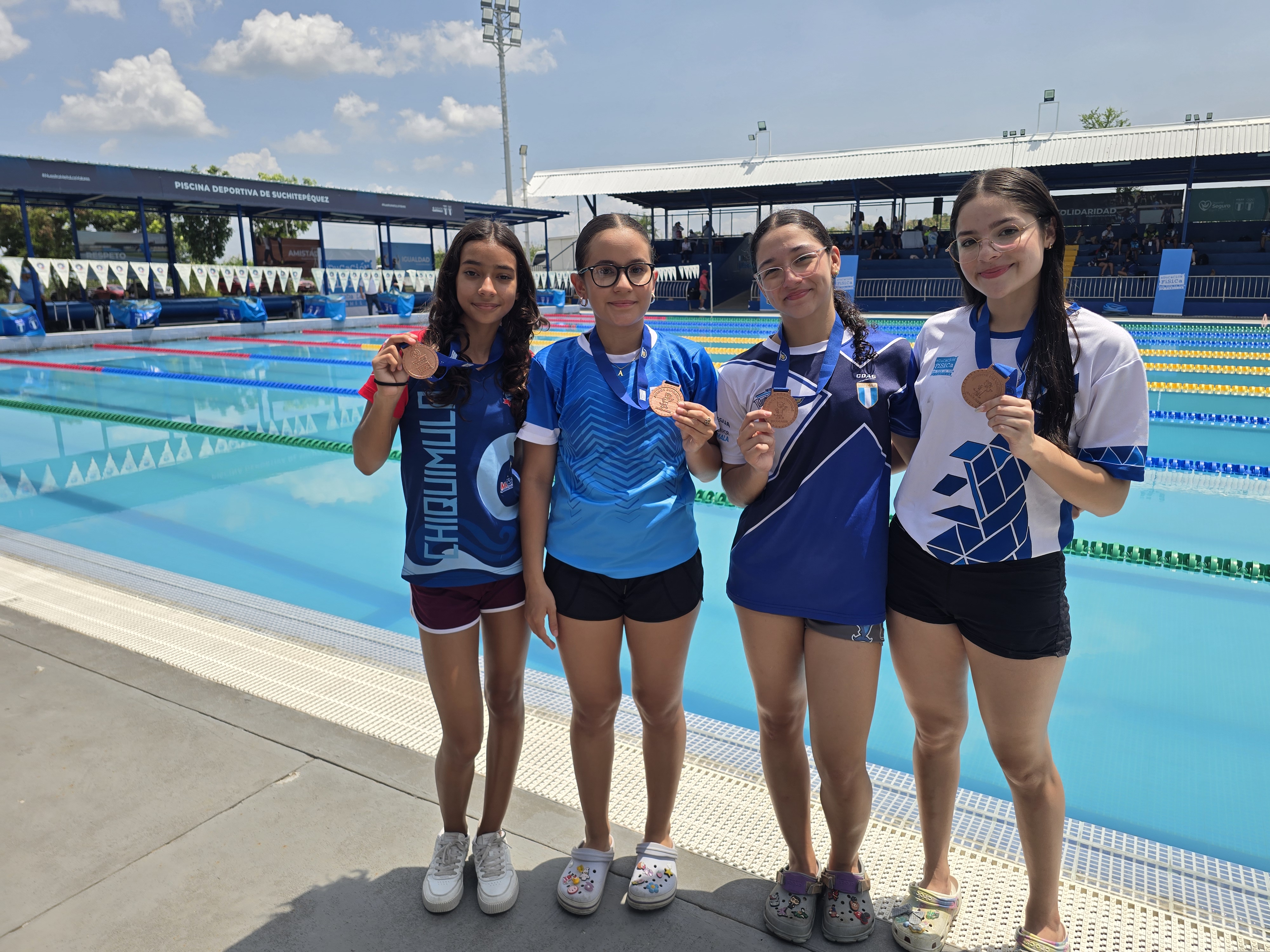 Nadadoras con medallas